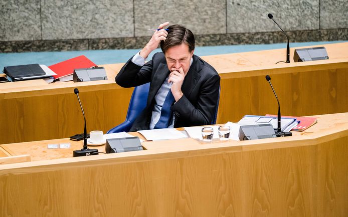 Premier Mark Rutte in de Tweede Kamer voor het debat in de Tweede Kamer.