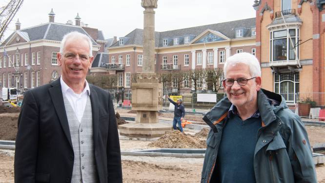 Bevrijdingsmonument moest al drie keer verkassen in centrum van Almelo en staat nu weer op nieuwe plek: ‘Maar hier blijft-ie staan’