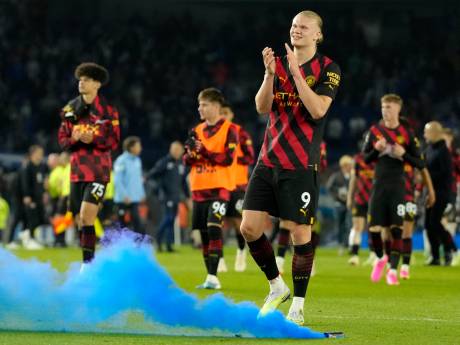 Kampioen Manchester City laat punten liggen bij het Brighton van Jan Paul van Hecke en Joël Veltman