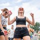 ‘Stel overschrijvingen uit tot na het festival’: zo voorkom je dat je bestolen wordt op de weide