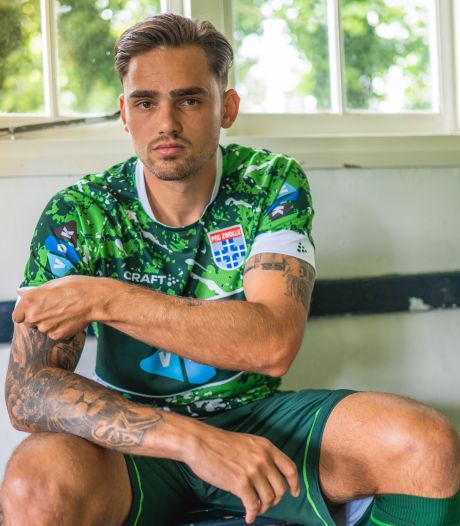 Gemengde reacties op het nieuwe uitshirt van PEC: ‘Een ode aan Buienradar’