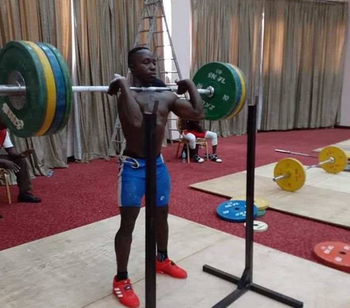 De Oegandese gewichtheffer Julius Ssekitoleko.