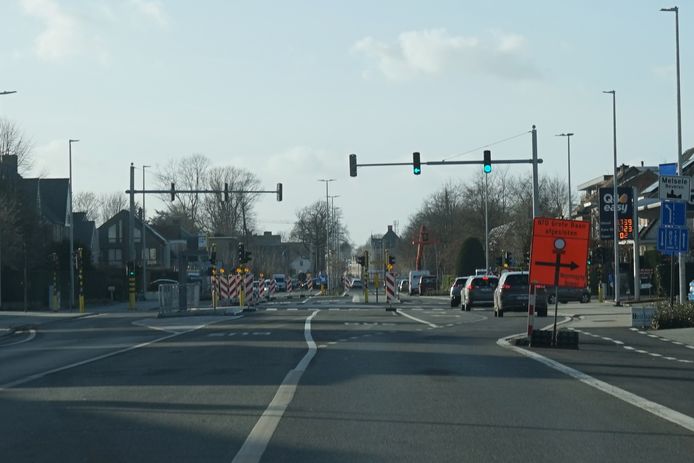 Vanaf 13 februari eindigt de omleiding via de Burggravenstraat en kan het verkeer opnieuw rechtdoor naar Melsele.