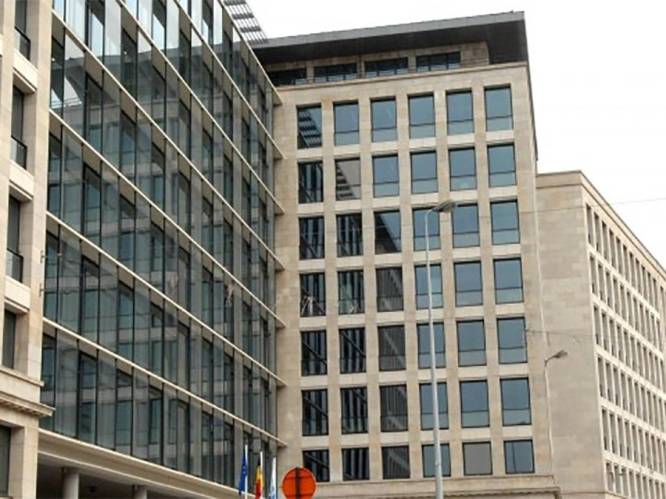 Te duur: ramen justitiepaleis Brussel al twee jaar niet gelapt