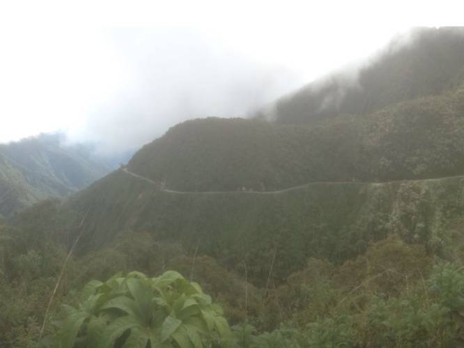 De 'Death Road' in Bolivia: levensgevaarlijk, toch razend populair bij mountainbikers