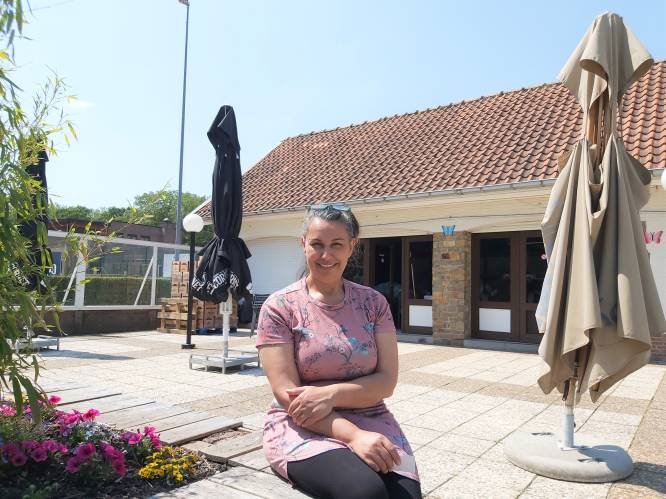 NET OPEN. Ati (45) en Sindy (21) blazen Melkhuisje in park weer nieuw leven in als Bar Leon: “Eerbetoon aan overleden zoon” 