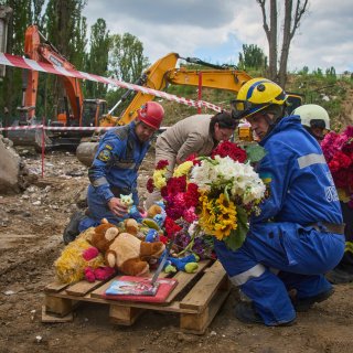 Dodelijkste Russische luchtaanval in een jaar: 31 lichamen geborgen in Kyiv, onder wie 5 kinderen