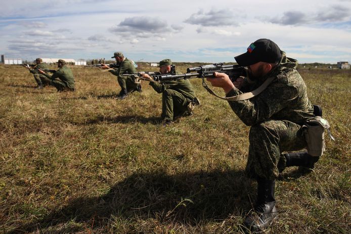Beeld van een militaire training in de regio Krasnodar in Zuid-Rusland.