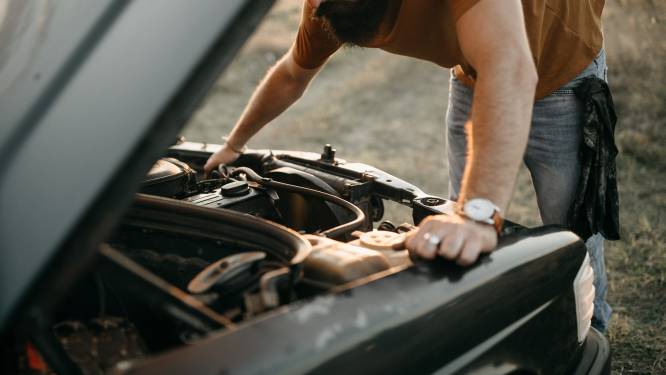 Koppel je een pechbijstandsverzekering best aan je gewone autoverzekering? 