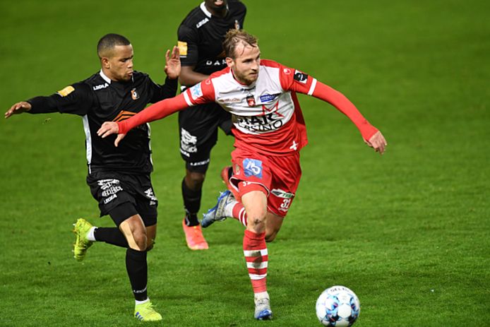 Kurt Abrahams in de achtervolging op Olivier Myny van Moeskroen het voorbije weekend in 1B.