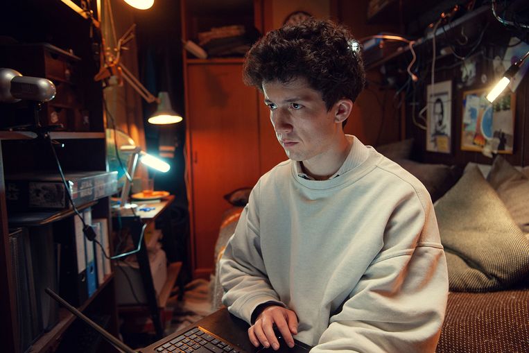 'How to sell drugs online (fast)' Beeld Netflix