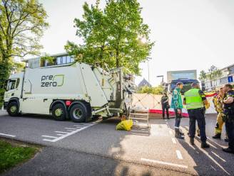 Nederlander komt terecht in vuilniswagen en raakt zwaargewond