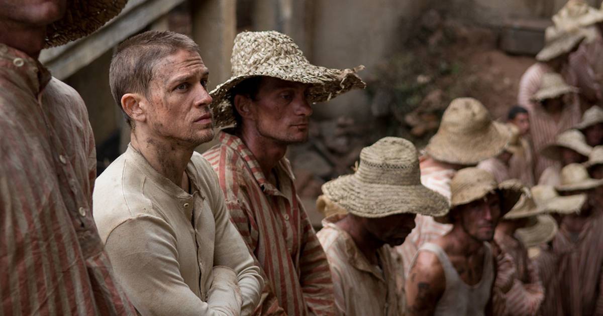 Klassiek gevangenisdrama 'Papillon' krijgt remake met Charlie Hunnam en Rami Malek