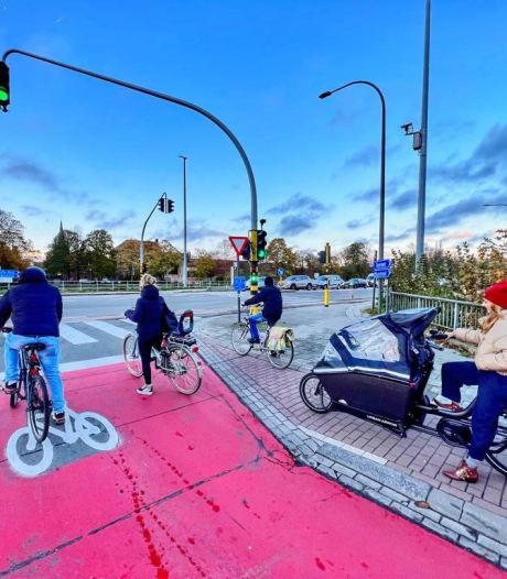 Zwart kruispunt aan Gentpoort wordt veiliger voor fietsers, maar eigenlijke werken starten wellicht pas in 2024: “Locatie zorgt voor heel wat uitdagingen”