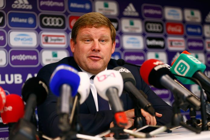 Hein Vanhaezebrouck bij zijn voorstelling als nieuwe coach van Anderlecht.
