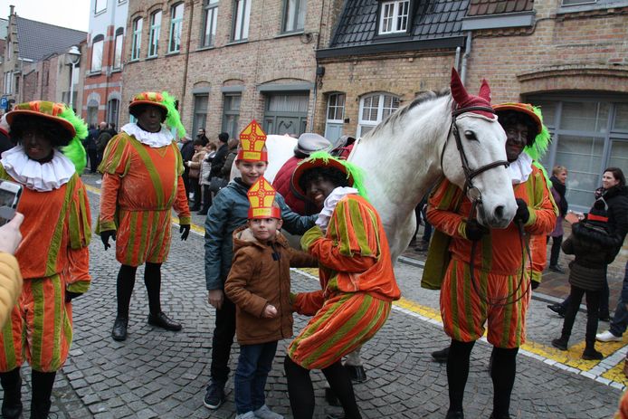 Op de foto met het paard van Sinterklaas.