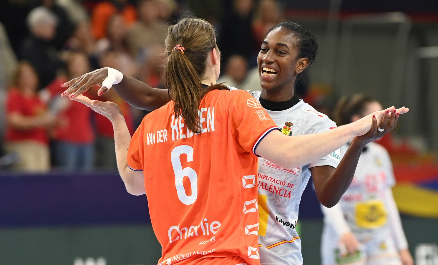 Laura van der Heijden na afloop met Alexandrina Cabral Barbosa.