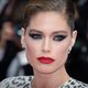 Jarenlang een publiekslieveling, tot ze zich outte als antivaxer: hoe supermodel Doutzen Kroes werd gecanceld