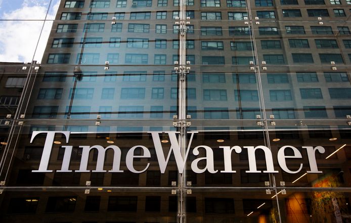De Amerikaanse televisiezender CNN heeft studio's in het Time Warner-gebouw in New York donderdagavond moeten ontruimen wegens een bommelding.