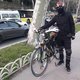 Met een fiets uitgedost als een stadstank door Istanbul: ‘Hier geldt in het verkeer: grote vis eet kleine vis’