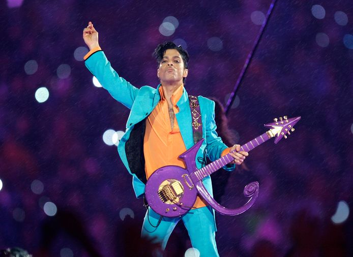 Herformuleren jogger pastel Gitaar van Prince verkocht voor half miljoen euro | Show | AD.nl
