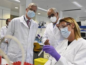 IN BEELD. Koning Filip bezoekt Janssen Pharmaceutica: “We hopen het eerste kwartaal van 2021 te kunnen vaccineren”