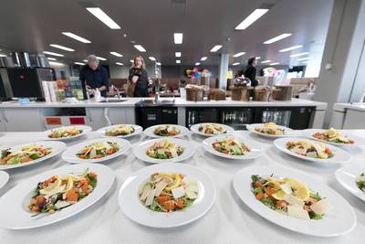 Provincie Brabant eet en borrelt voor  miljoenen gemeenschapsgeld