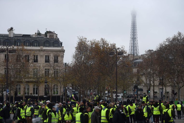 De Eiffeltoren blijft zaterdag gesloten. Beeld AFP