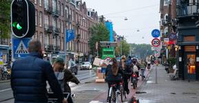 Fietsers merken test op de Amstelveenseweg met een maximumsnelheid van 20 km/u niet op: ‘Borden? Waar dan?’