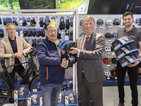 Fietshelm met korting voor Flevolandse ouderen