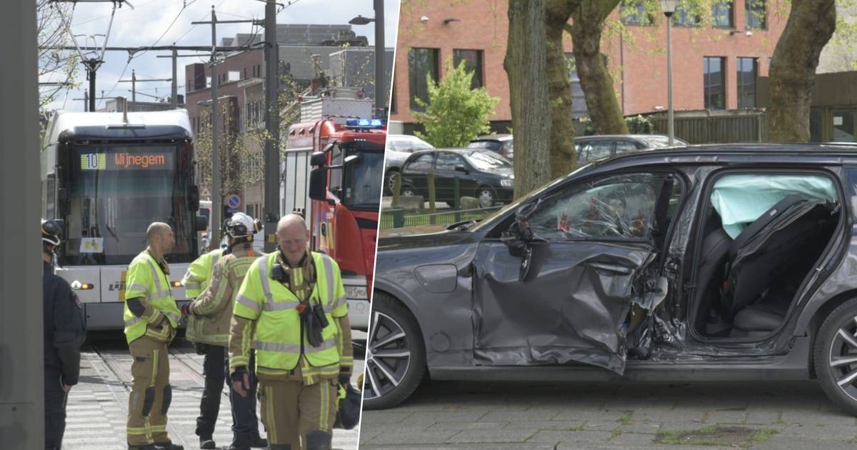 Ongeval tussen tram en auto op SintBernardsesteenweg Antwerpen hln.be