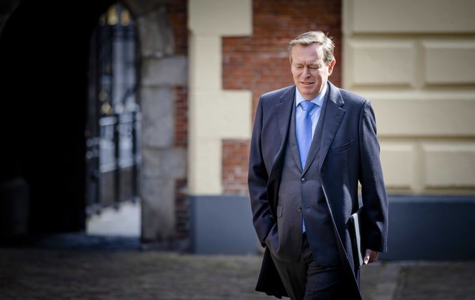 Minister Bruno Bruins voor Medische Zorg (VVD) heeft fabrikanten al verplicht transparant te zijn over dreigende medicijntekorten