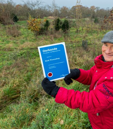 Henk uit Haaksbergen wint Groene Overijsselse Vrijwilligersprijs: ‘De natuur kan niet voor zichzelf opkomen, daarom doen wij het’