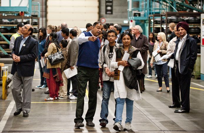 Vredestein kreeg in 2010 bezoek van 250 Indiase medewerkers en familieleden van Apollo, het moederbedrijf van de bandenfabriek. De bezoekers kregen een rondleiding in de fabriek.