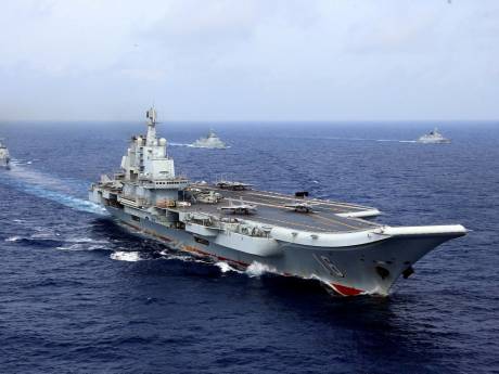 Trois navires de guerre chinois, dont un porte-avions, traversent le détroit de Taïwan