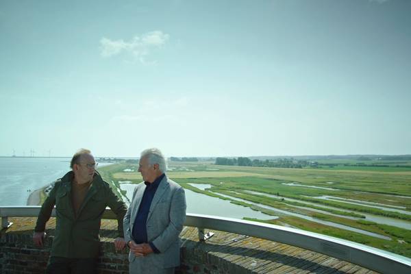 Langs de kust