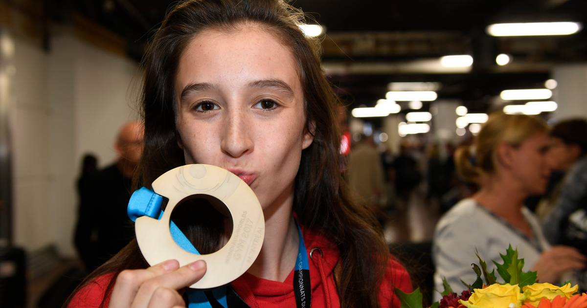 Euro de gymnastique: à 17 ans, Nina Derwael médaillée d'or aux