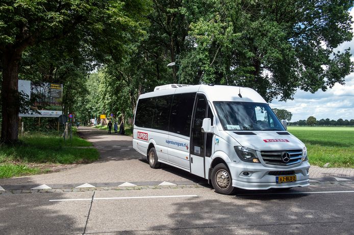 De weekendbus lijn 130 die via het azc en Gilze naar het station rijdt dreigt te verdwijnen.