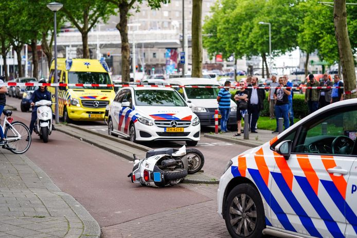 Moeten er meer politieauto's op de weg komen en minder flitsers?