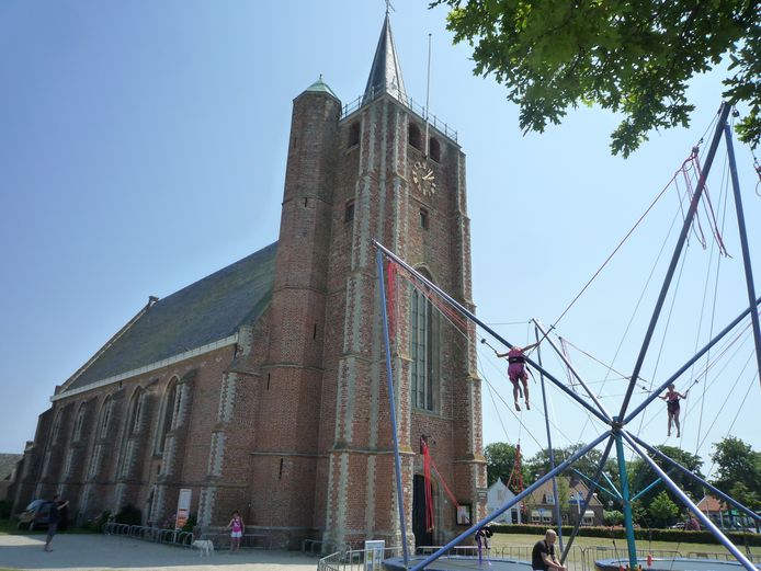 Gratis parkeren rond de kerk in Renesse? 'Samenloop van omstandigheden ...