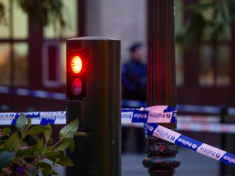 Verdachten op scooter openen vuur richting café in Brussel: twee gewonden