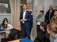 Premier De Croo woonde enkele lessen en sessies van het Project Burgerzin op SGW in Wetteren bij.