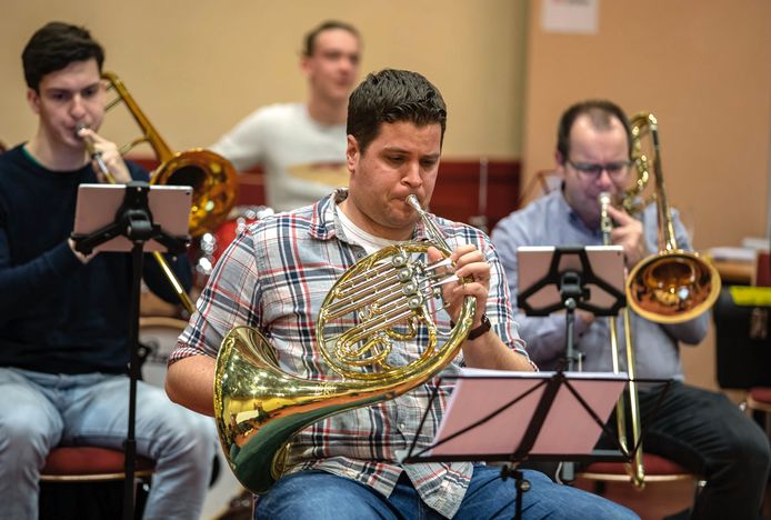 Harmonie Volharding repeteert in de aanloop naar de concerten in maart als muzikale aftrap voor de viering van 750 jaar Steenbergen.