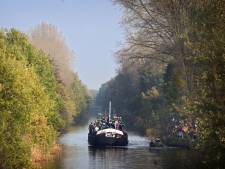 Geldrop 'sluist’ Sinterklaas coronaproof van haven naar gemeentehuis