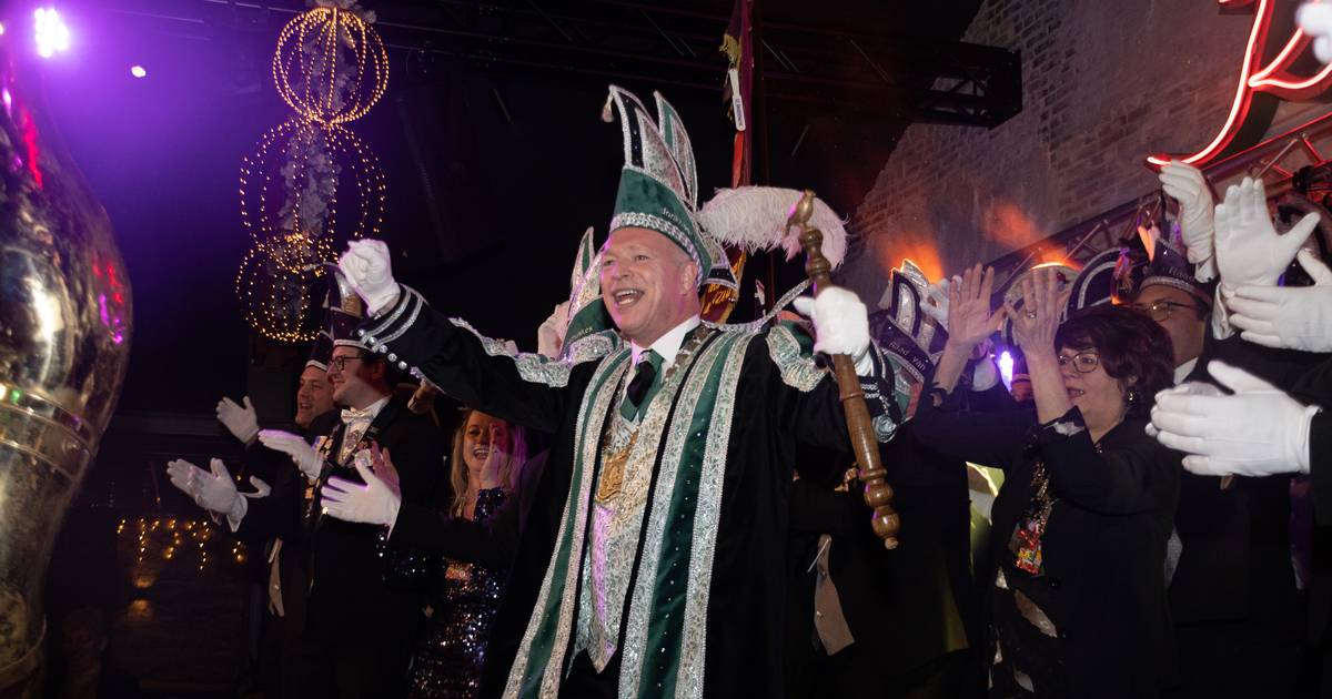 Vennemuskes met grootste plezier op de fiets naar Zuid-Berghuizen voor gala en swingnight: ‘heel goe