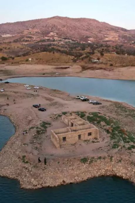 Au Kurdistan irakien, un village englouti refait surface à cause de la sécheresse