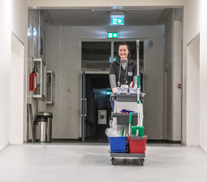 Bij Dit Schoonmaakbedrijf Kun Je Zonder Te Solliciteren Vandaag Nog Aan De  Slag | Werk | Ad.Nl