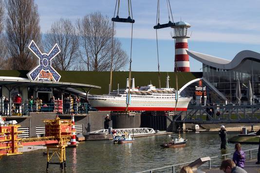 Pronkstuk uit Madurodam te water gelaten na grote onderhoudsbeurt.