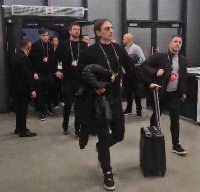 LIVE BESIKTAS-CLUB. Met Odoi als rechtsachter en Zinckernagel toch op de flank: ontdek hier de opstelling van blauw-zwart