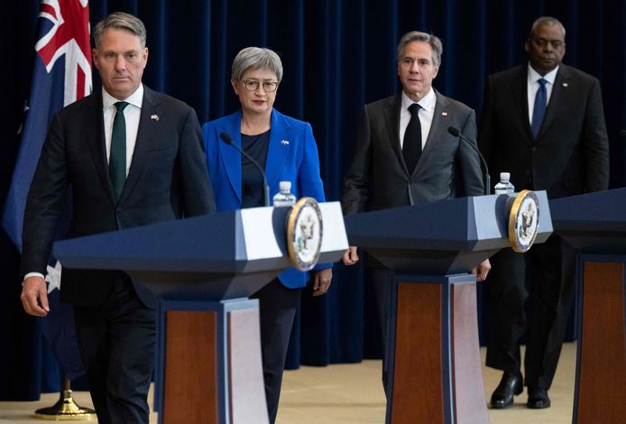 De Australische ministers van Defensie en Buitenlandse Zaken Richard Marles en Penny Wong met hun Amerikaanse ambtsgenoten Lloyd Austin (uiterst rechts) en Antony Blinken bij een gezamenlijke persconferentie.